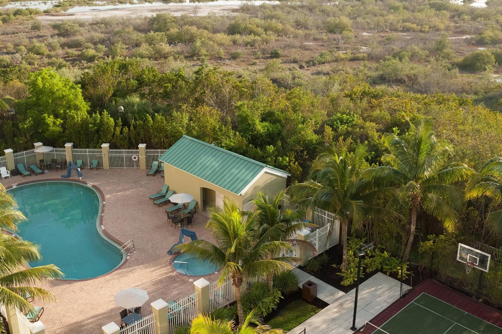 Residence Inn Fort Myers Sanibel Truckland Exterior photo